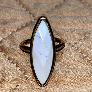 WHITE STONE RING SIZE 6.5